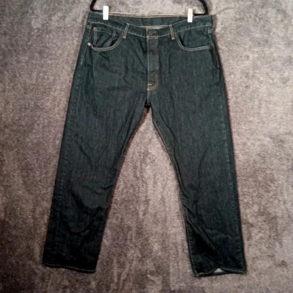 Levi's 501 straight leg men's denium Button Fly Cowboy Rodeo jeans size 38